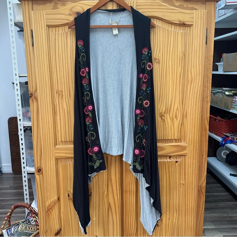 CAITE Brown Elaborate Floral Embroidered Long Vest Reversible to Solid Gray - Picture 3 of 10